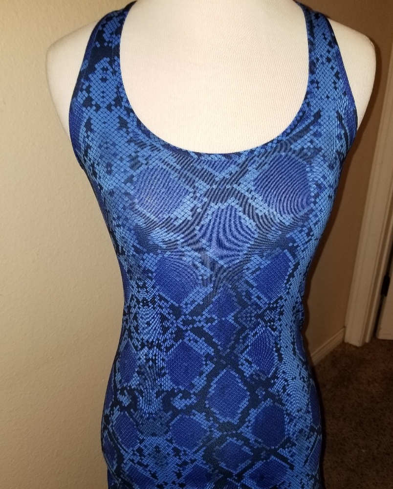 Lululemon Athletica top